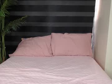 girl
        skytime96 cam image #3396348