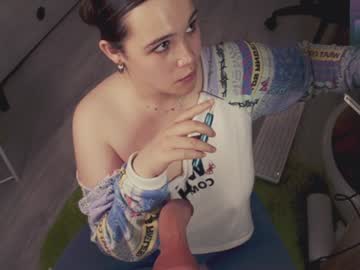 girl
        chery_lady22 cam image #2883753