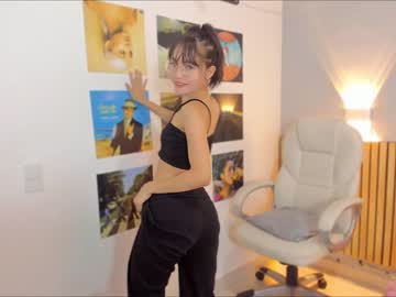 girl
        little_effy18 cam image #1684065