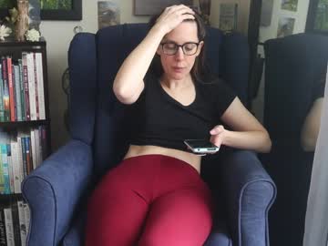 girl
        ellynaomi cam image #2319777