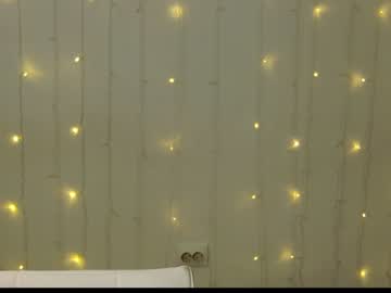 girl
        annesense cam image #325015