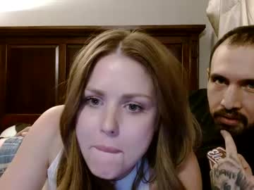 couple
        montyfoxx69_ cam image #1245090