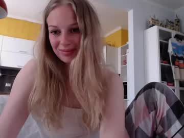 girl
        magic_couple13 cam image #1050407