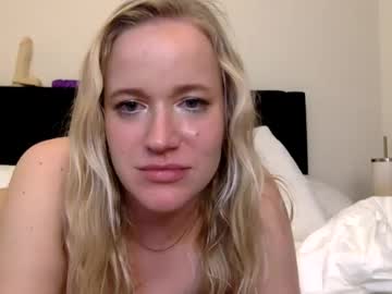 couple
        alisonstorm710 cam image #4043114