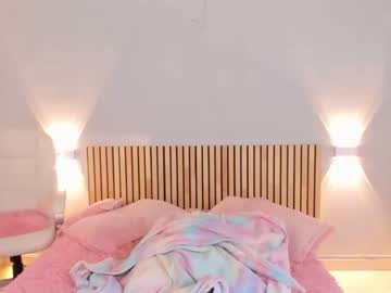 girl
        little_effy18 cam image #1324979