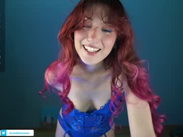 girl
        greeny_mat cam image #3120683
