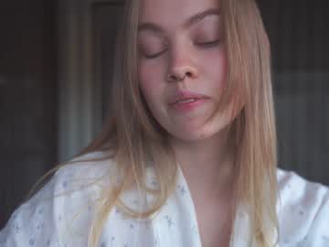 girl
        bibi_it_is cam image #1514143