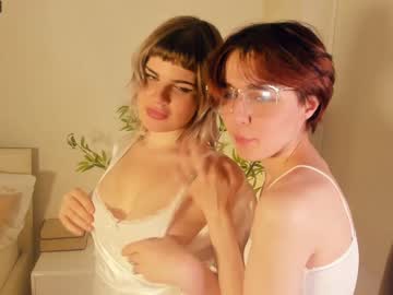 couple
        hoiiy_cute cam image #1471736