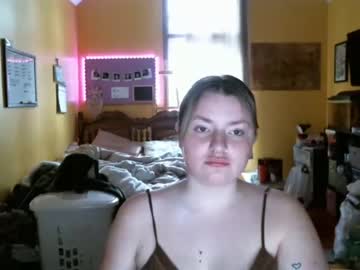 girl
        mommymars9871 cam image #897757