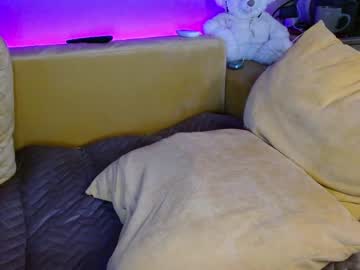 girl
        juicy_peach88 cam image #111971