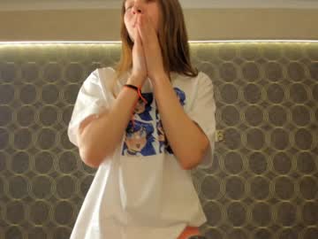 girl
        mariamgroves cam image #2472341