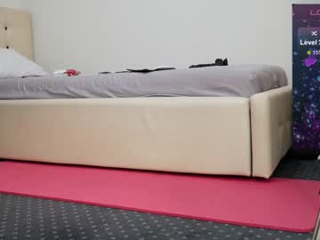 girl
        carmela_fox cam image #2601429