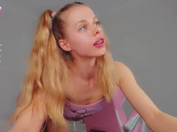 girl
        tiny__alice cam image #4391825