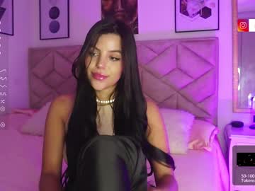 girl
        salomee_11 cam image #1604013