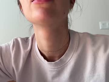 girl
        rosykindred cam image #1933246
