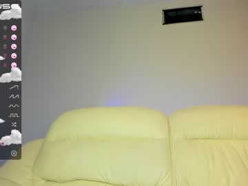 girl
        nezo_ cam image #259205