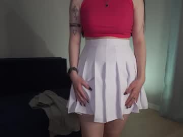 girl
        50secondstomoon cam image #4151330