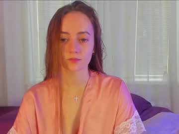 girl
        angelina_new cam image #1796403
