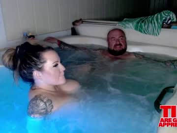 couple
        2freakycouple24 cam image #799418