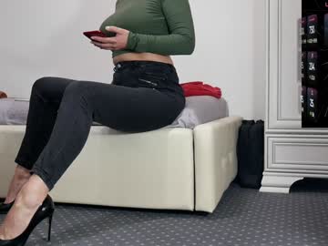 girl
        carmela_fox cam image #3387631