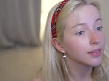 girl
        my_stella cam image #3345476