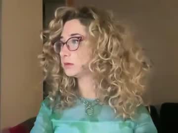 girl
        themissstevie cam image #1057762