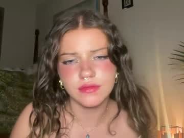 girl
        fairyyy653 cam image #4018649
