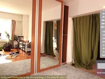 girl
        monkeylina cam image #1629324