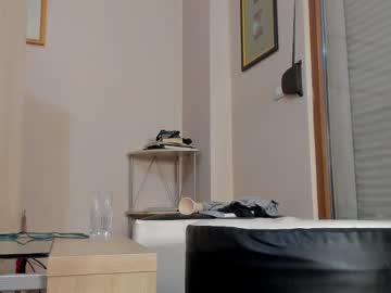 girl
        hotel77777 cam image #2929633