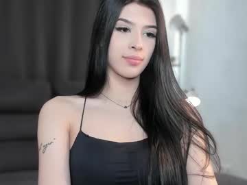girl
        crystal_buterfly cam image #4305900