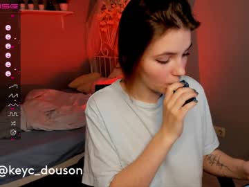 girl
        keyc_douson cam image #293632