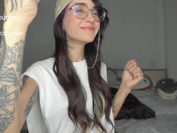 girl
        lonelly_lolly98 cam image #2896652