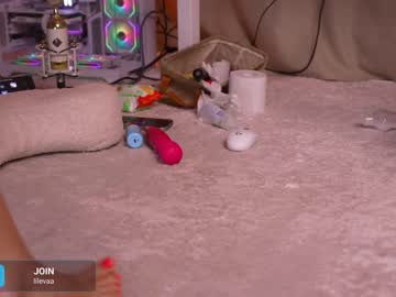 girl
        lil_eva cam image #2792953