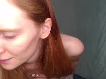 girl
        save_my_wings cam image #2180878