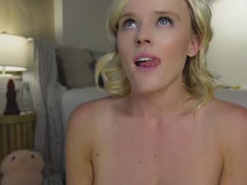 girl
        taylor_love_303 cam image #3885570