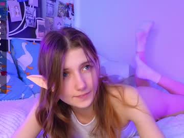 girl
        cute_fox_girl cam image #2797487