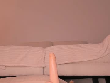 girl
        succuba_ cam image #4275973