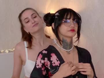 girl
        breeding_material cam image #3123393