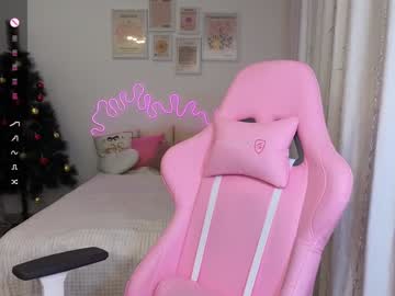 girl
        maya_blonde18 cam image #3787935