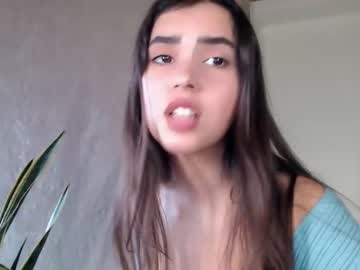 girl
        nika_la cam image #72582