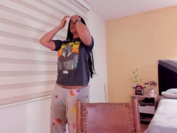 girl
        sofi_saenzz cam image #2097236