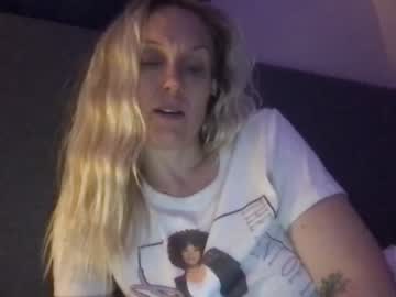 girl
        eveandtheforbiddenfruit cam image #2663758
