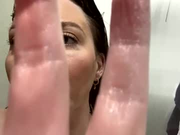 girl
        lovelavender_ cam image #4007365