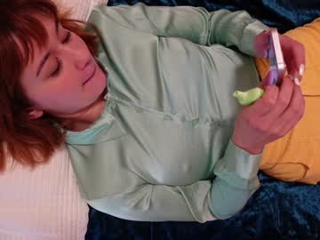 girl
        olive_nextdoor cam image #551216