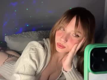 girl
        bellalovess cam image #3969732