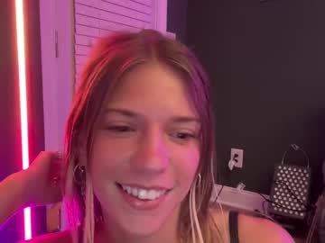 girl
        oliviahansleyy cam image #3405669