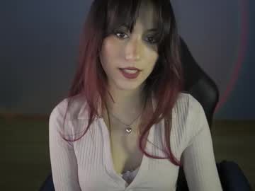 girl
        greeny_mat cam image #4351041