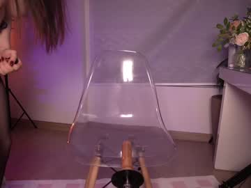 girl
        lau__1 cam image #2552211