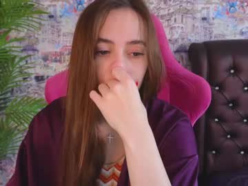 girl
        angelina_new cam image #2355571
