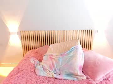 girl
        little_effy18 cam image #1229627